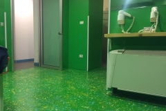 Pavimento in resina di uno spogliatoio- colorflooring